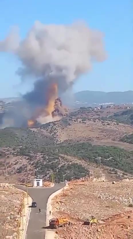 Airstrikes targeted the vicinity of Jarmaq and Al-Mahmoudiya