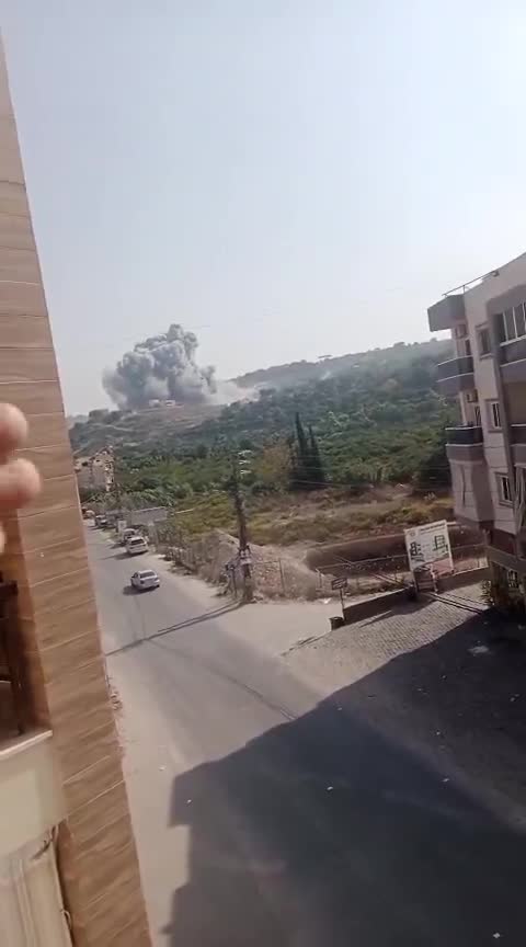 Footage of Israeli airstrikes targeting the valley between the towns of Tyre, Tirdaba, Ma'raka and Al-Abbasiya in the Tyre district of southern Lebanon.