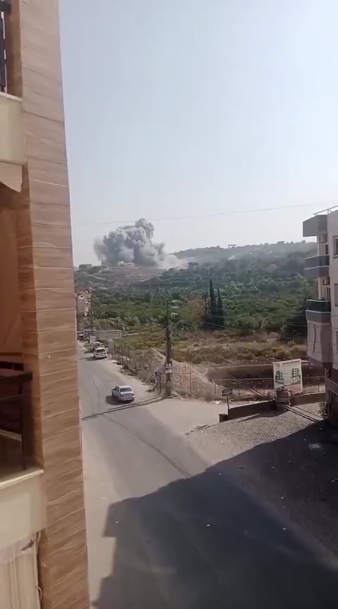 Footage of Israeli airstrikes targeting the valley between the towns of Tyre, Tirdaba, Ma'raka and Al-Abbasiya in the Tyre district of southern Lebanon.