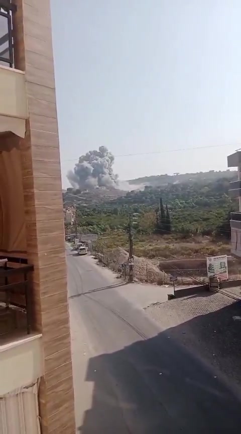 Footage of Israeli airstrikes targeting the valley between the towns of Tyre, Tirdaba, Ma'raka and Al-Abbasiya in the Tyre district of southern Lebanon.