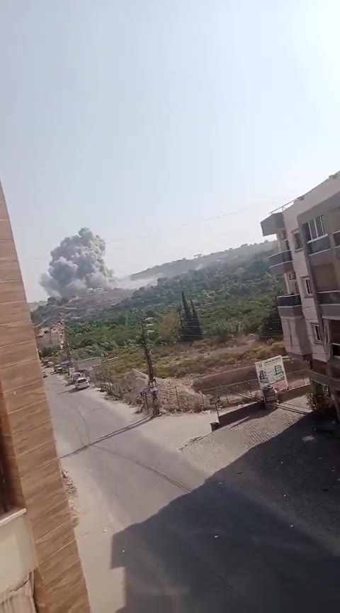 Footage of Israeli airstrikes targeting the valley between the towns of Tyre, Tirdaba, Ma'raka and Al-Abbasiya in the Tyre district of southern Lebanon.