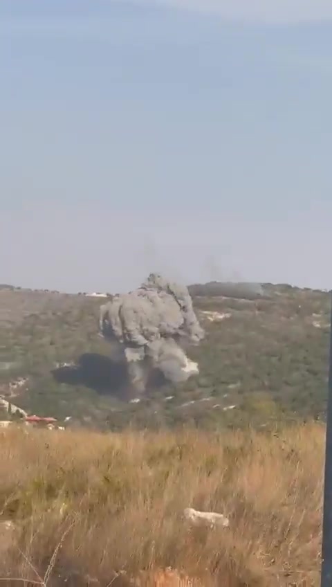 Footage of Israeli air raid targeting Jarmaq in south Lebanon 