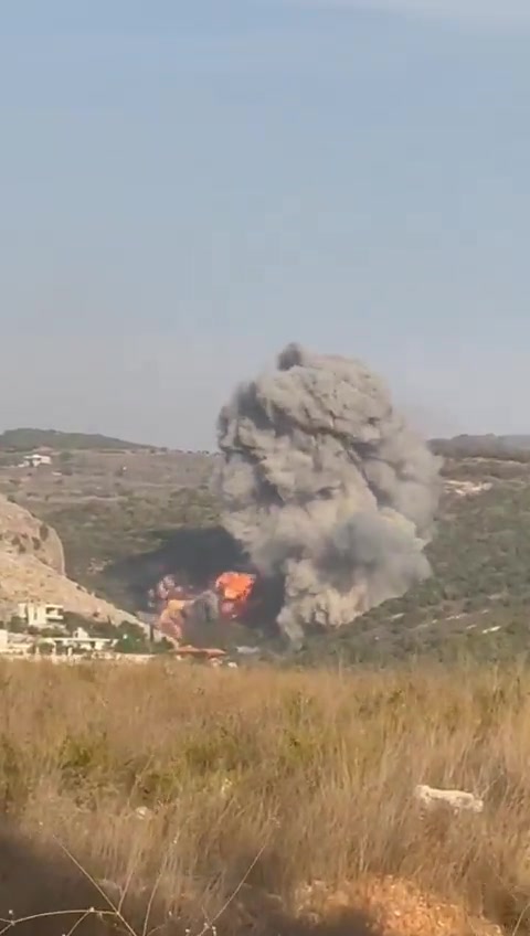 Footage of Israeli air raid targeting Jarmaq in south Lebanon 