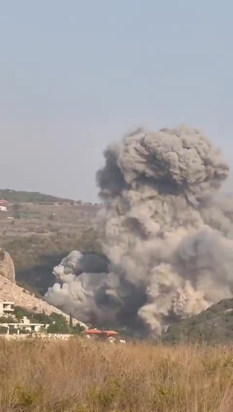 Footage of Israeli air raid targeting Jarmaq in south Lebanon 