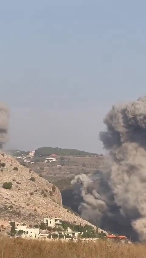 Footage of Israeli air raid targeting Jarmaq in south Lebanon 