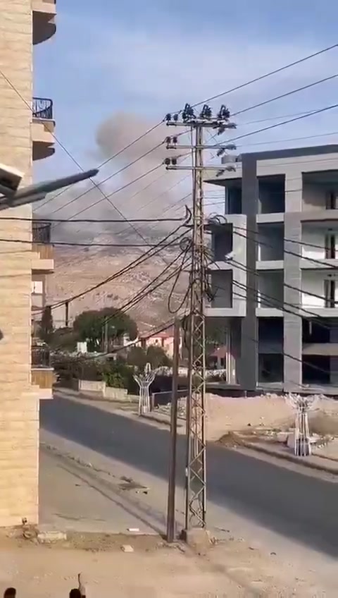 Moment of launching a series of airstrikes on the Jarmaq and Mahmoudiya areas in southern Lebanon