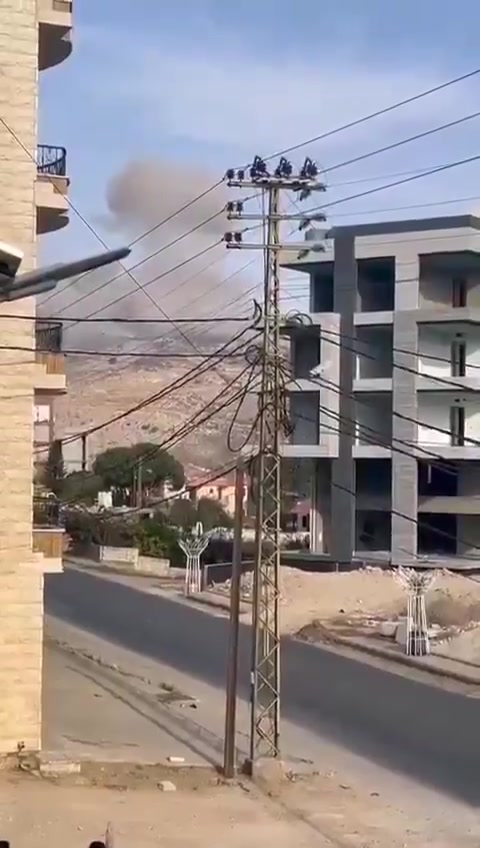 Moment of launching a series of airstrikes on the Jarmaq and Mahmoudiya areas in southern Lebanon