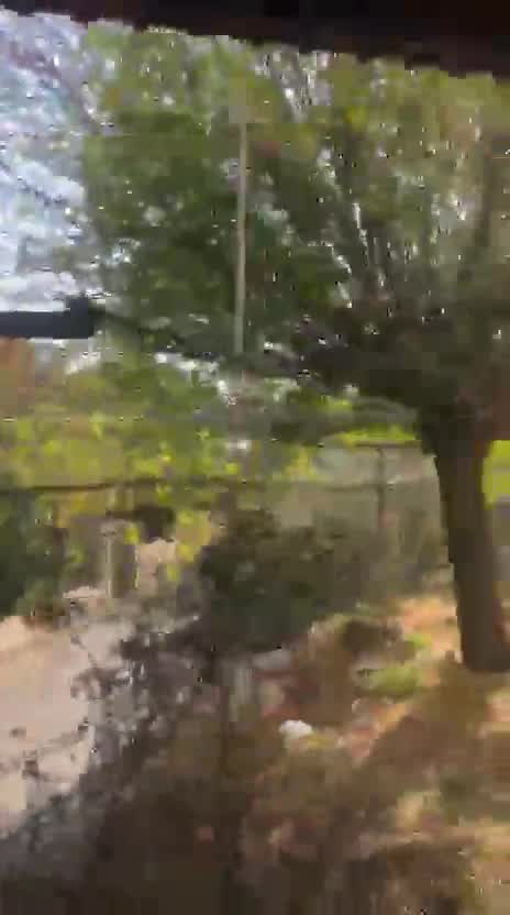 Video: Moment of the violent airstrikes on Jabour near homes