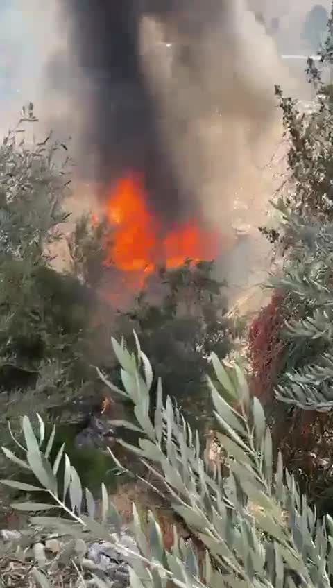 İsrail'in insansız hava aracıyla düzenlediği saldırıda, Sur şehrinin Jouya kasabasında bir araç hedef alındı.