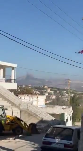 An airstrike targeted the area between Deir Siryan and al-Qusayr.