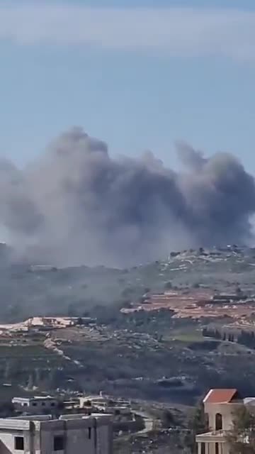 Video from the town of Ansar. Heavy airstrikes.