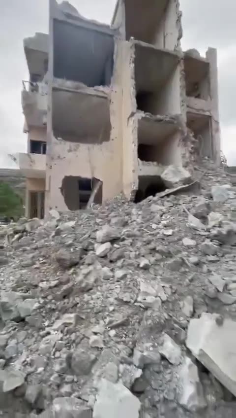 Scenes of widespread destruction in the town of Kafrhatta in southern Lebanon as a result of yesterday's airstrikes