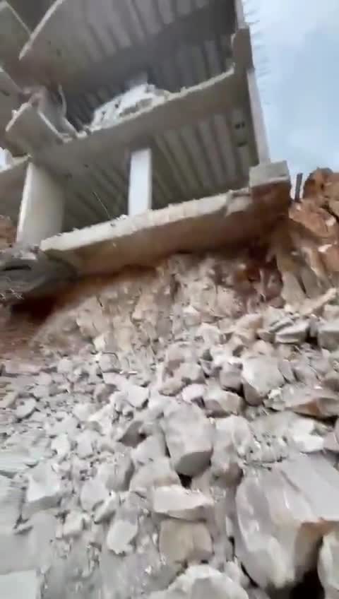 Scenes of widespread destruction in the town of Kafrhatta in southern Lebanon as a result of yesterday's airstrikes