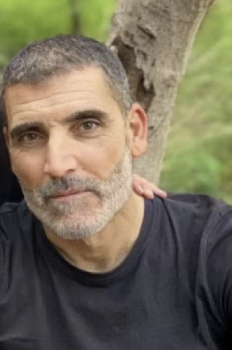 מורה למתמטיקה, מר מוחמד אל-חוסייני, נהרג בתקיפה אווירית שכוונה נגד רכב בעיירה בריש, במחוז צור, דרום לבנון.