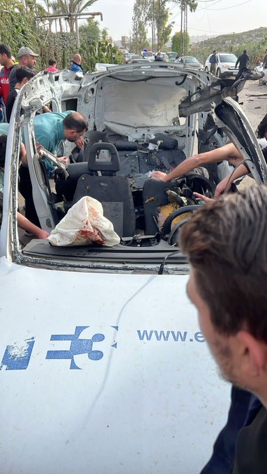 أكد الجيش الإسرائيلي مقتل علي داوود عميش، رئيس قسم الهندسة في حزب الله، في غارة جوية على بلدة الدوير جنوب لبنان. وأوضح الجيش الإسرائيلي أن عميش كان متورطًا في محاولات إعادة تأهيل البنية التحتية العسكرية لحزب الله. وقد استهدفت طائرة مسيرة إسرائيلية مركبة من طراز رابيد على مشارف الدوير جنوب لبنان.