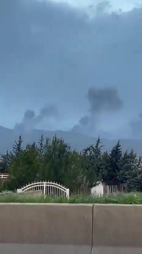 Israeli airstrikes targeting the outskirts of Shamshtar