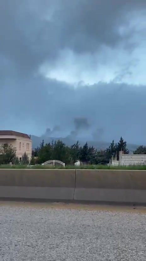 Israeli airstrikes targeting the outskirts of Shamshtar