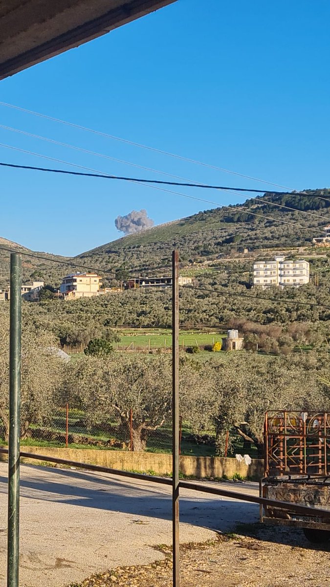 Raids have resumed between the Tuffah region and the Jezzine district, coinciding with warplanes flying over the south.