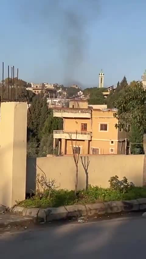 Warplanes launch a series of raids targeting the town of Haddatha in southern Lebanon.