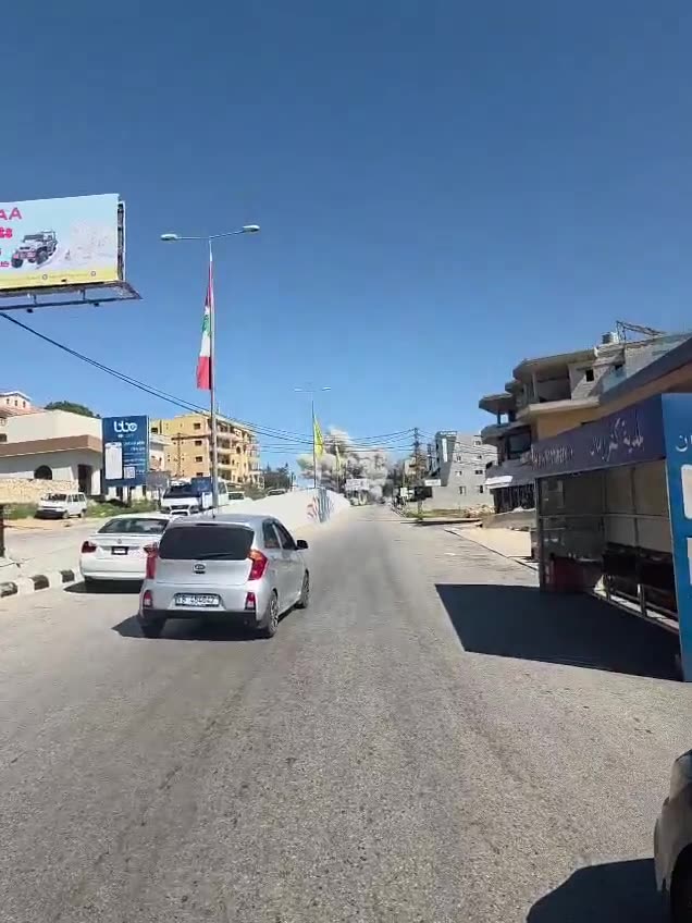Israeli airstrike targets the vicinity of Kafr Rumman roundabout - Nabatieh
