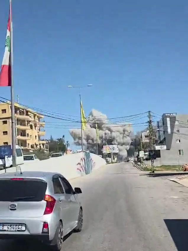 Israeli airstrike targets the vicinity of Kafr Rumman roundabout - Nabatieh