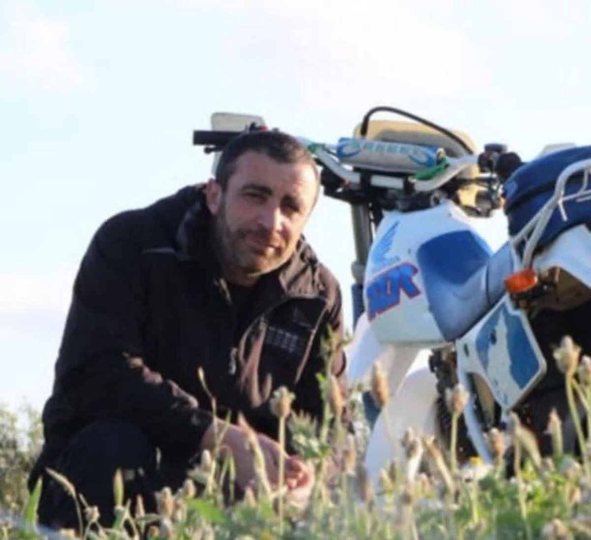 استشهاد المصور والناشط الإعلامي حسين حجازي جراء غارة على بلدة قبريخا في لبنان