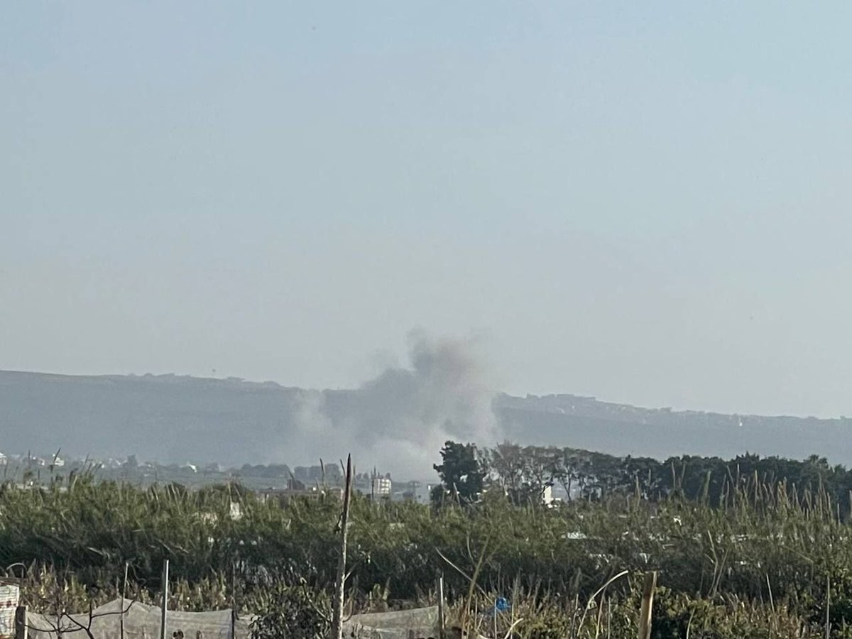 Aircraft launch raid between the towns of Al-Haniyah and Al-Mansouri, southern Lebanon