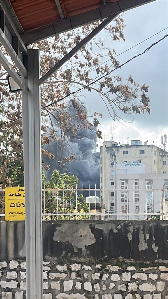An airstrike targeted the vicinity of the Abu al-Fadl Mosque in the old Saray neighborhood of Nabatieh.