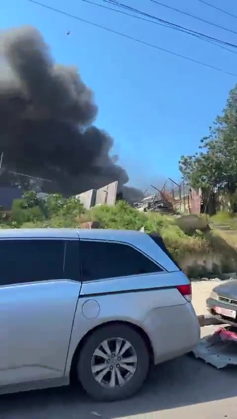 Israeli airstrike in the vicinity of the old airport road