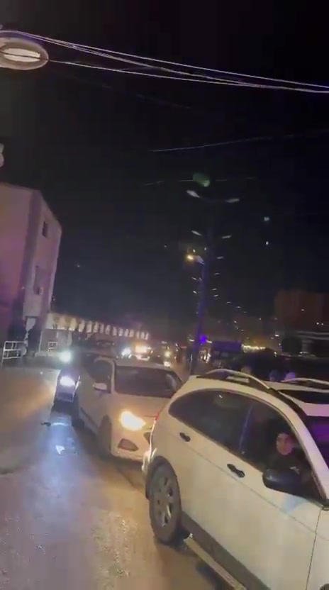 A video circulating online shows a large exodus of people in Tyre following Israeli threats.