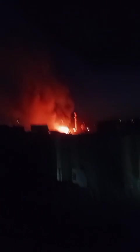 An airstrike targeted the Abbasieh intersection near Jall al-Bahr in the Tyre district.