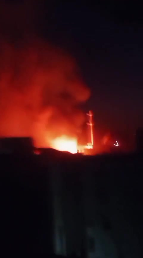 An airstrike targeted the Abbasieh intersection near Jall al-Bahr in the Tyre district.