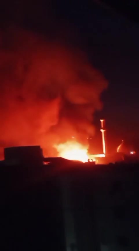 An airstrike targeted the Abbasieh intersection near Jall al-Bahr in the Tyre district.