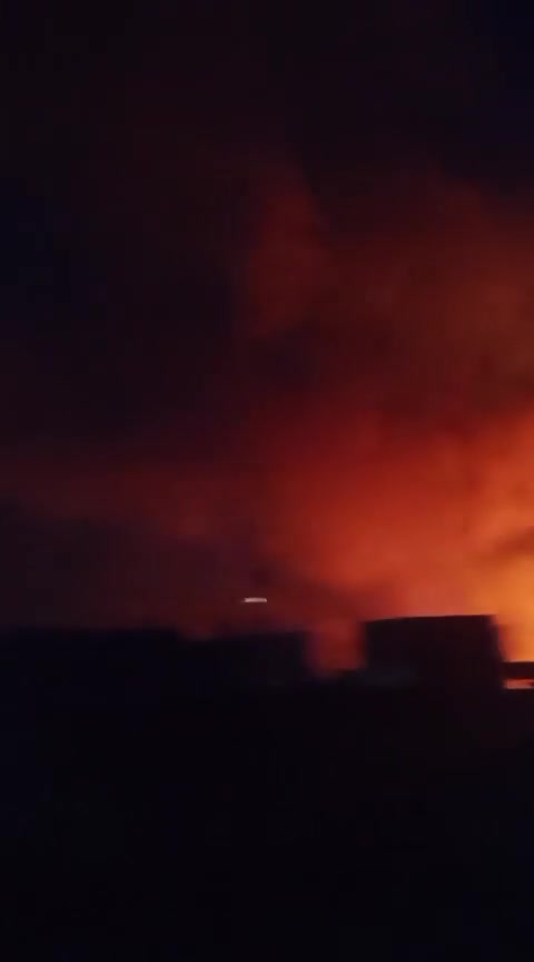 An airstrike targeted the Abbasieh intersection near Jall al-Bahr in the Tyre district.