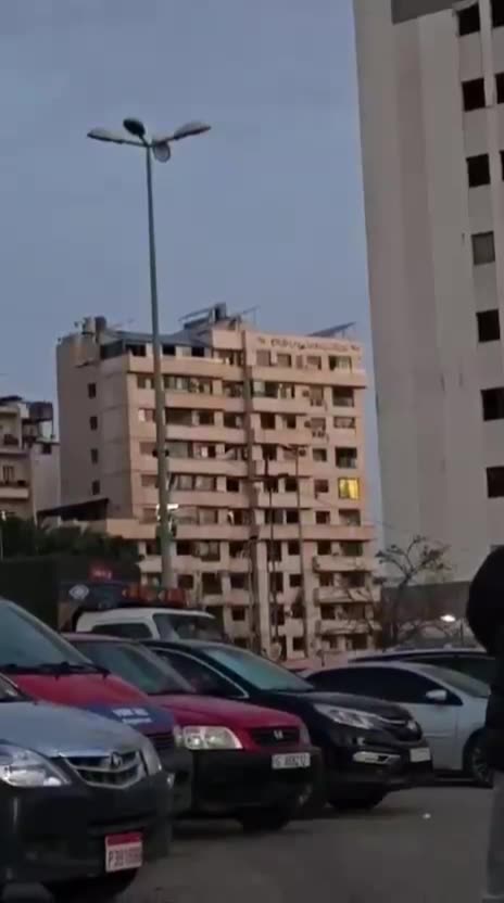 Video documents the moment of the raid on the threatened building in Al-Bashoura.