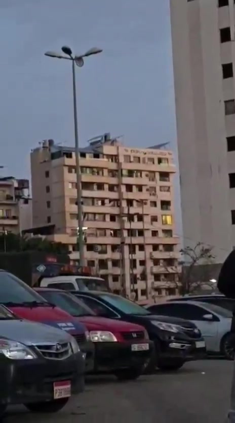 Video documents the moment of the raid on the threatened building in Al-Bashoura.