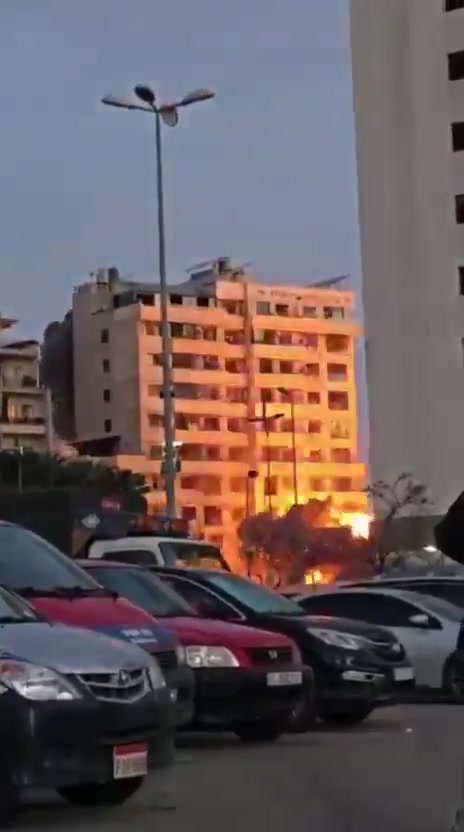 Video documents the moment of the raid on the threatened building in Al-Bashoura.