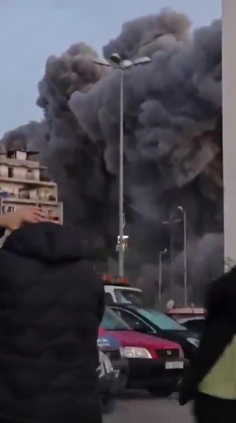 Video documents the moment of the raid on the threatened building in Al-Bashoura.