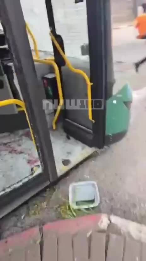 A man was seriously injured by a hit near a building in Kiryat Shmona following a barrage from Lebanon. This was reported by the MDA team that arrived at the scene.