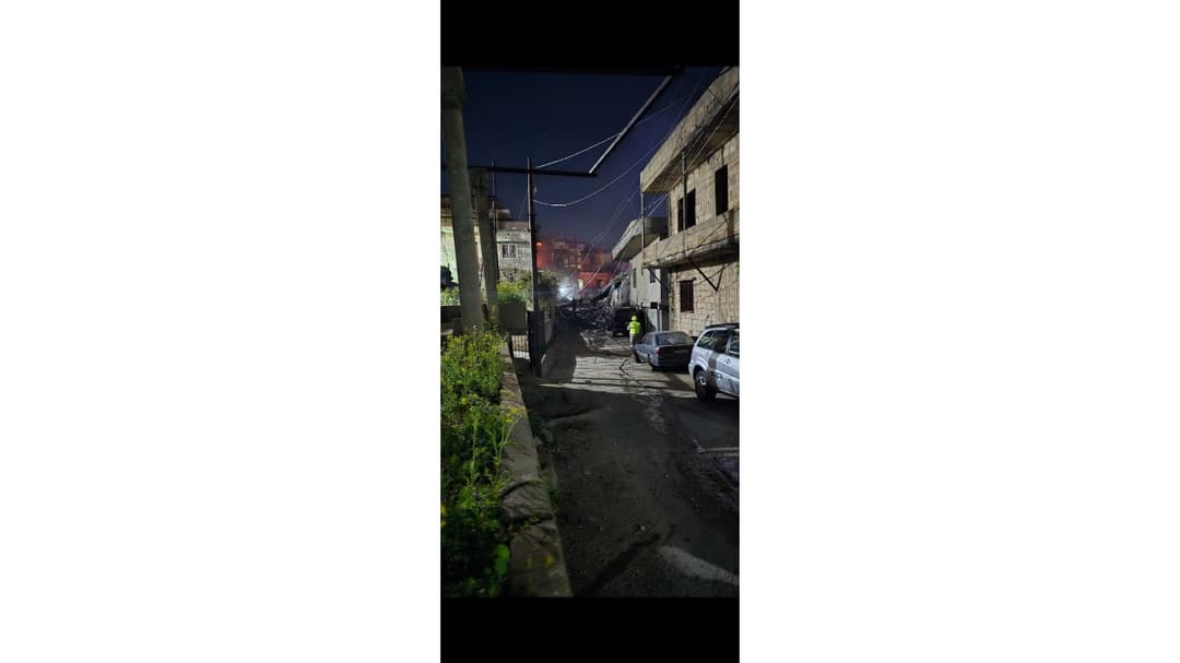 Des frappes aériennes ont ciblé Mashghara et Srifa, et des bombardements d'artillerie sur Ghandouriya, Frun, Mansouri et Qalila.