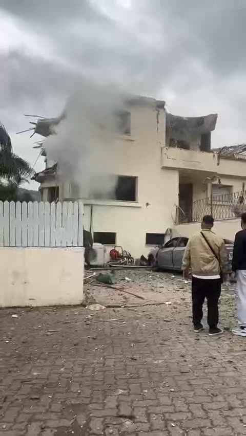 Video close to the targeted building in Kiryat Shmona