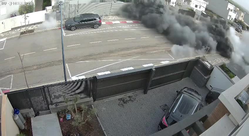 A projectile struck the northern city of Kiryat Shmona this morning without sirens sounding. Rescue services say the impact damaged a road, with shrapnel hitting nearby homes and cars. No injuries were caused.The Israeli army says it is investigating the incident.