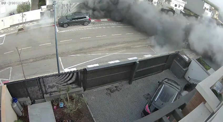 A projectile struck the northern city of Kiryat Shmona this morning without sirens sounding. Rescue services say the impact damaged a road, with shrapnel hitting nearby homes and cars. No injuries were caused.The Israeli army says it is investigating the incident.