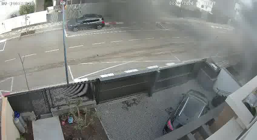 A projectile struck the northern city of Kiryat Shmona this morning without sirens sounding. Rescue services say the impact damaged a road, with shrapnel hitting nearby homes and cars. No injuries were caused.The Israeli army says it is investigating the incident.