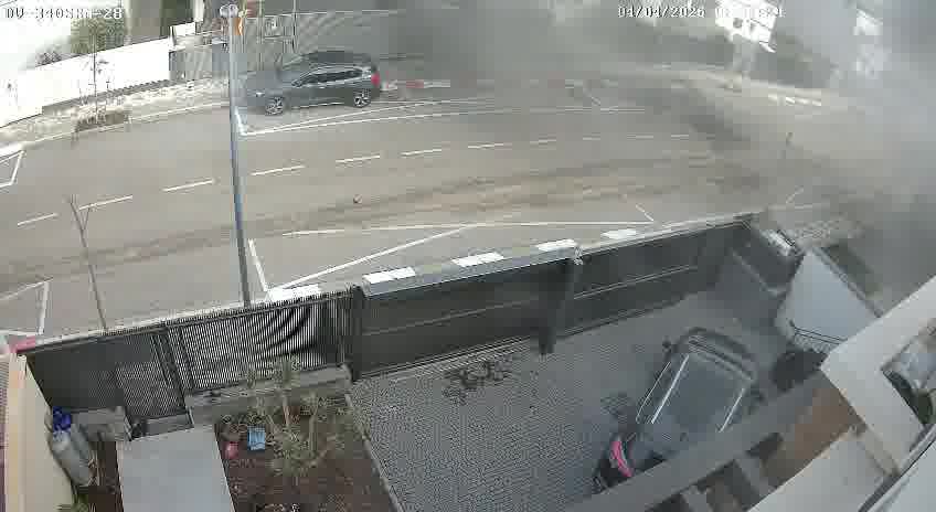 A projectile struck the northern city of Kiryat Shmona this morning without sirens sounding. Rescue services say the impact damaged a road, with shrapnel hitting nearby homes and cars. No injuries were caused.The Israeli army says it is investigating the incident.