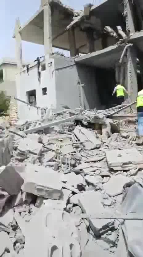 Footage of the airstrike that targeted the town of Harouf in the Nabatieh district