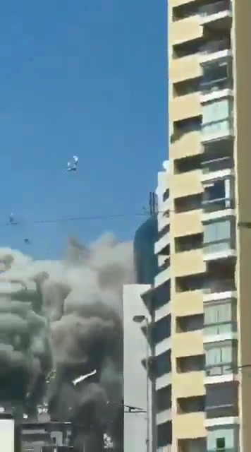 The moment an Israeli airstrike destroyed the Abi Haydar Tower in Beirut's Mazra'a