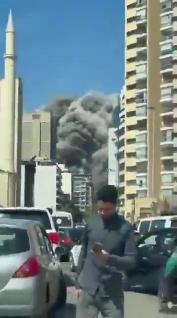 The moment an Israeli airstrike destroyed the Abi Haydar Tower in Beirut's Mazra'a