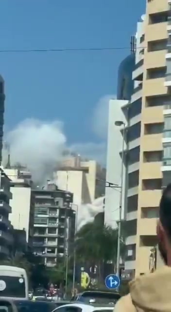 Moment of an air raid on the Cola area in Beirut