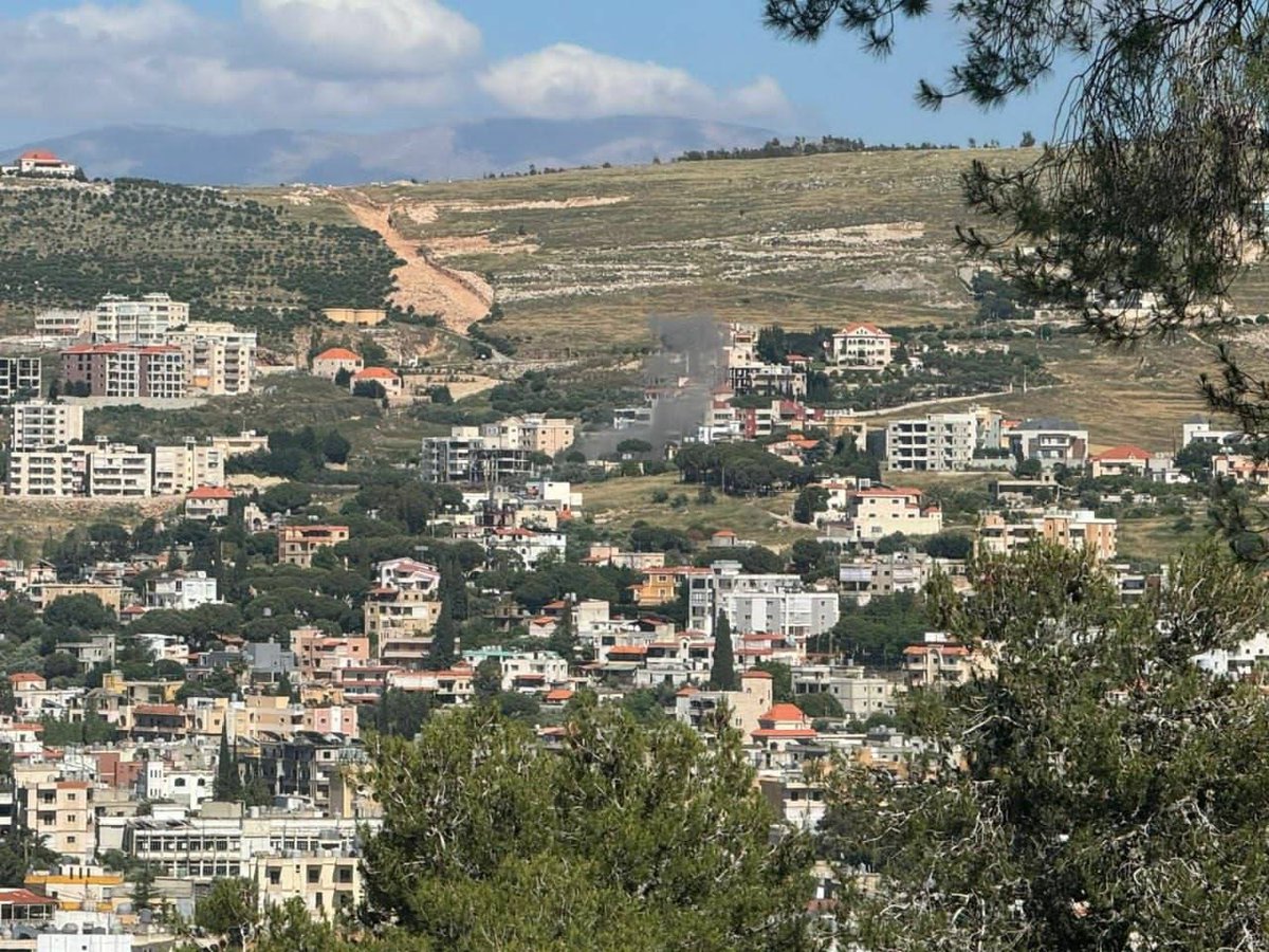 Images of airstrikes that targeted the towns of Zawtar al-Sharqiyah, Yahmar al-Shaqif, Kafr Rumman, Labaya, and Yater in southern Lebanon